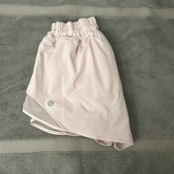 lululemon athletica Pants - Lululemon Strawberry Milkshake hotty hots size 4